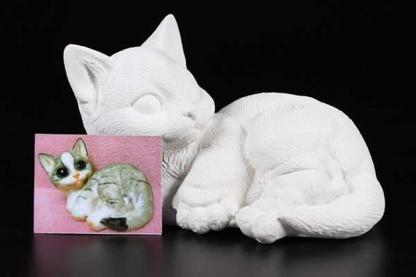 Игрушка котик из гипса