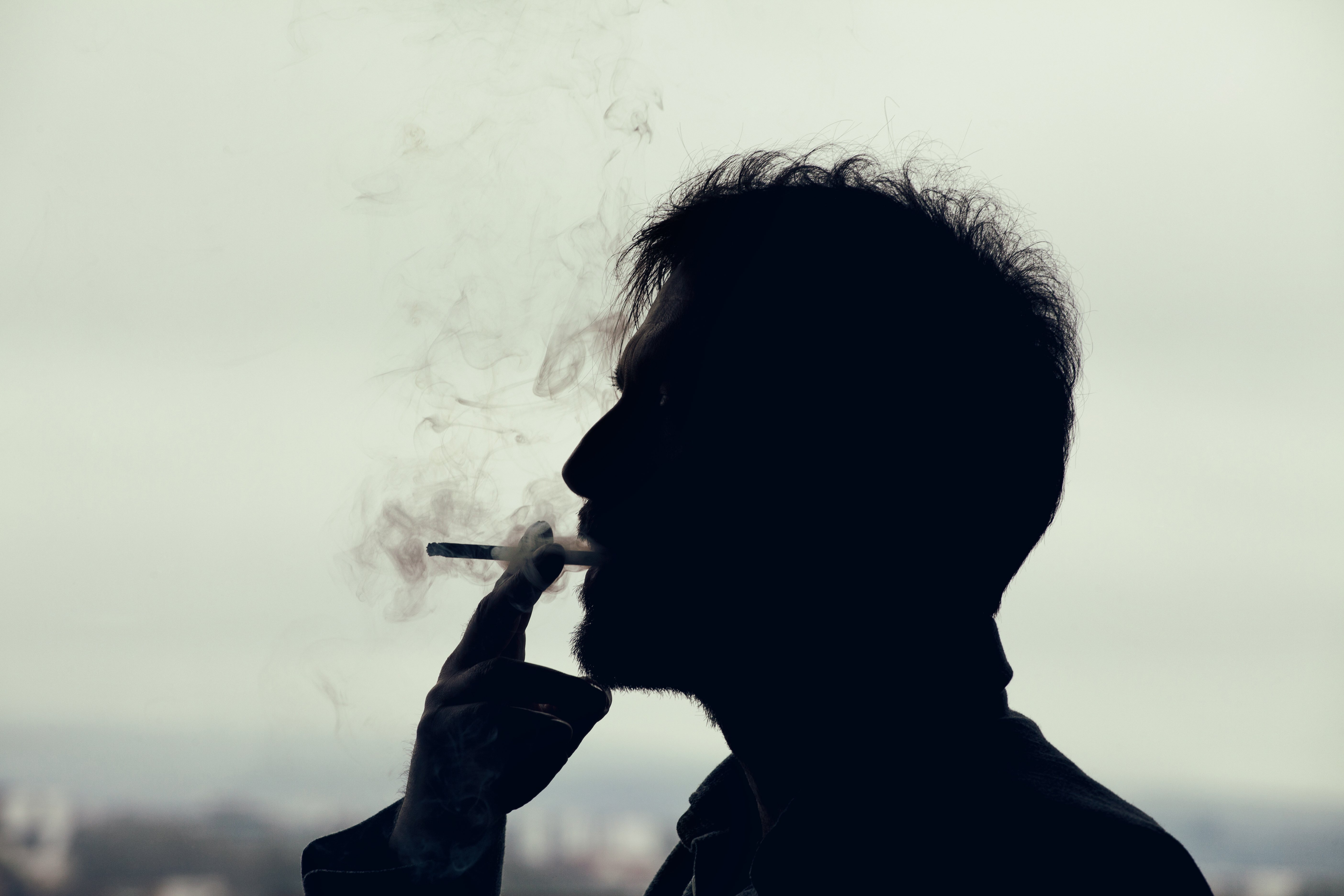 Рисунок курящего человека - 62 фото