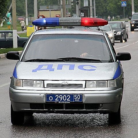 Полицейская машина ВАЗ 2114 ДПС