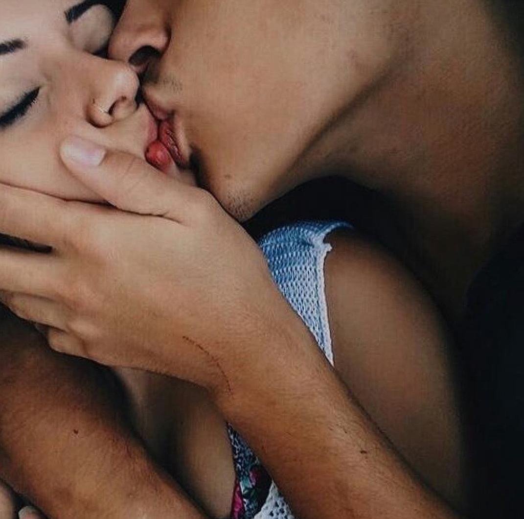 Картинки парень с девушкой целуются (50 фото)