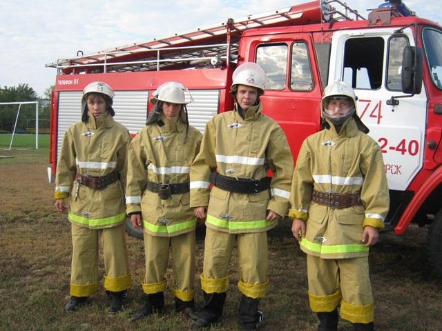 Команда пожарной службы. Пожарная команда. Пожарный отряд. Форма пожарного. Коллектив пожарных.