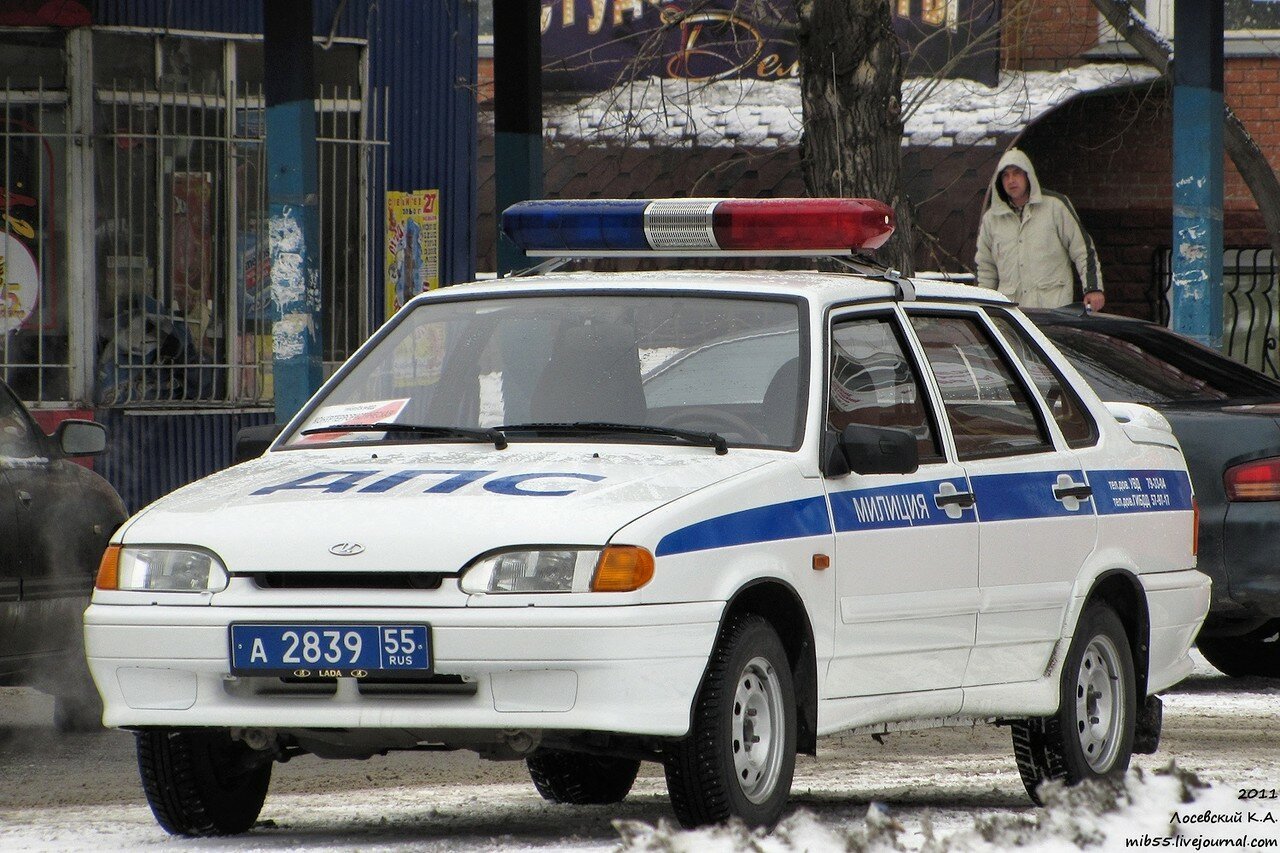 15 полицейская машина
