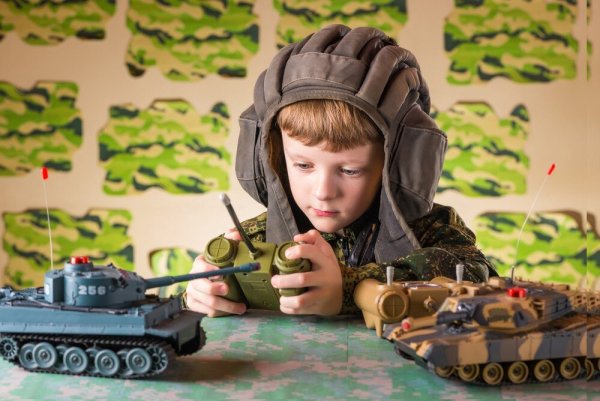 Игрушки на 23 февраля мальчикам