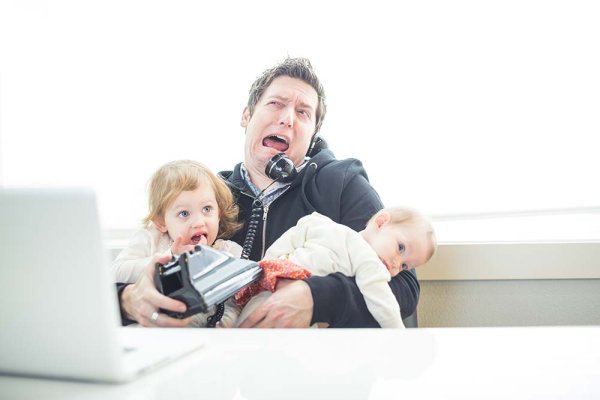 Дети в офисе родителей