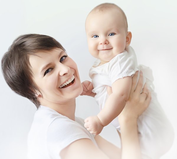 Ребенок на руках