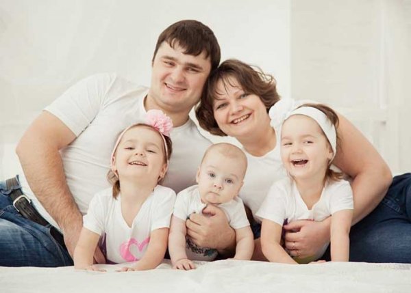 Семья с маленькими детьми