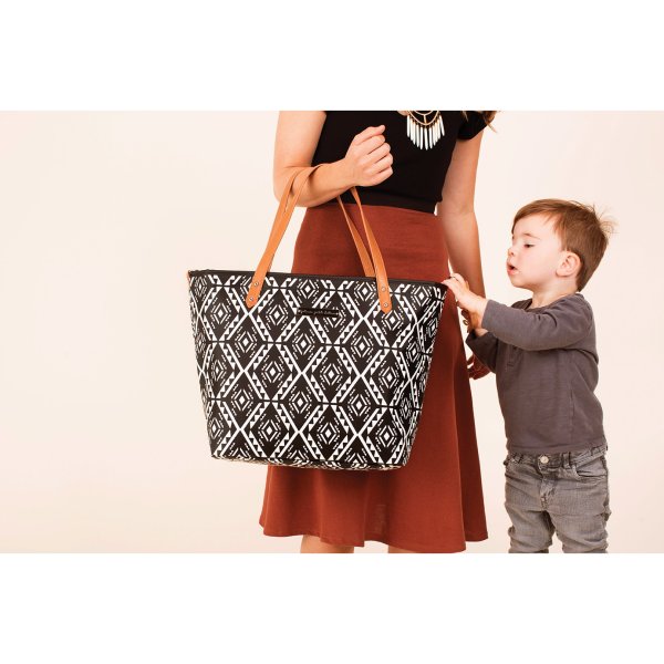 Сумка Petunia Pickle bottom Downtown Tote