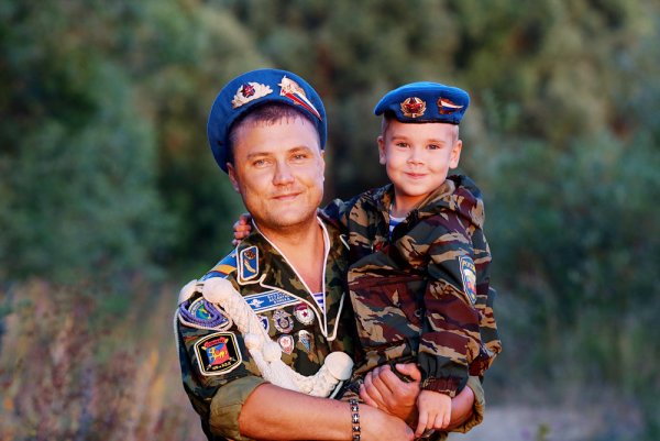 Военный с ребенком