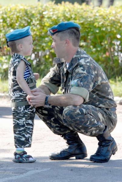 Военный с ребенком