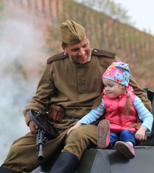Военный с ребенком