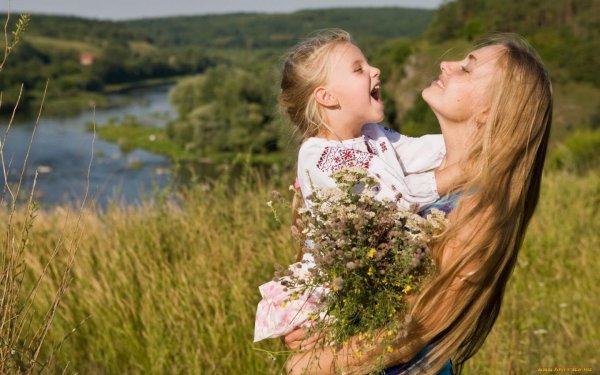 Счастливые славянские дети
