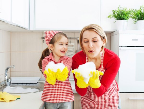 Дети помогают родителям