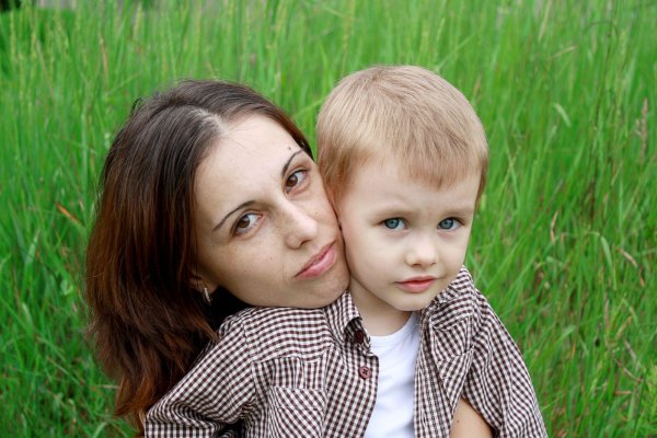Девушка сребёнком