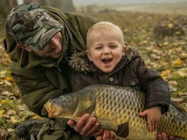 Дети на рыбалке