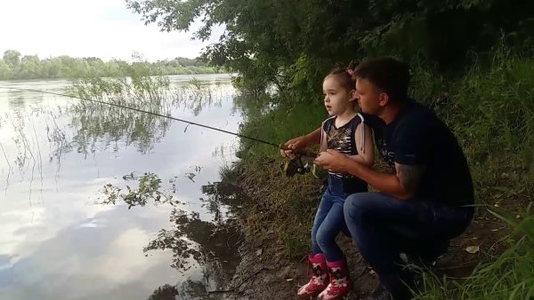 Рыбалка с дочкой