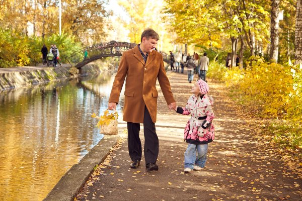 Прогулка в парке с детьми