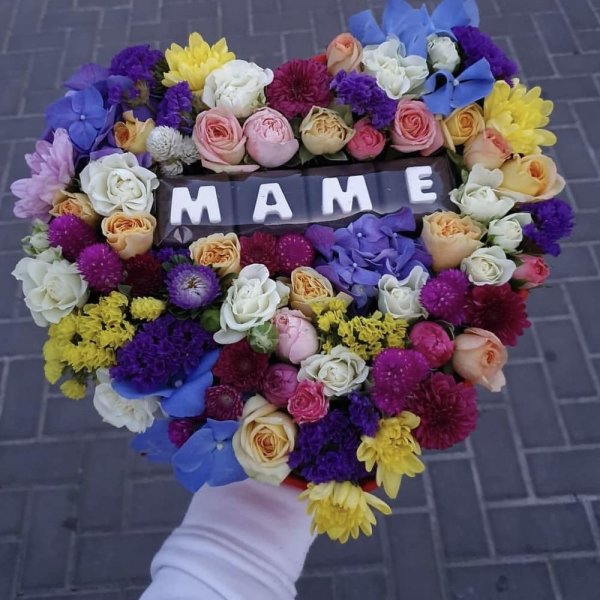 Красивый букет для мамы
