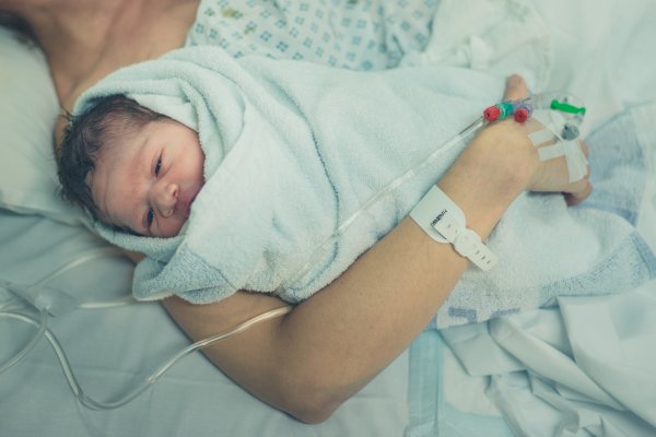 Новорожденные дети в больнице