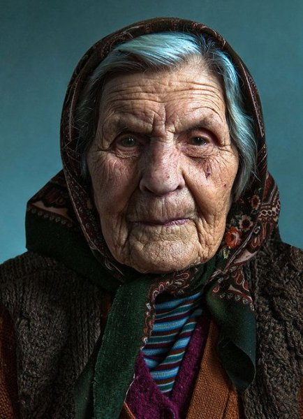 Лицо бабушки