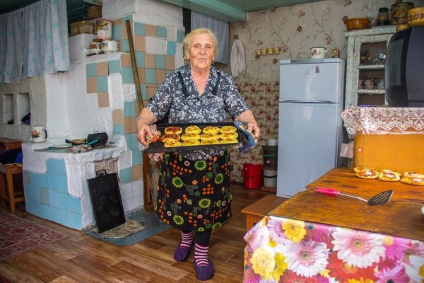 Бабушка в деревне