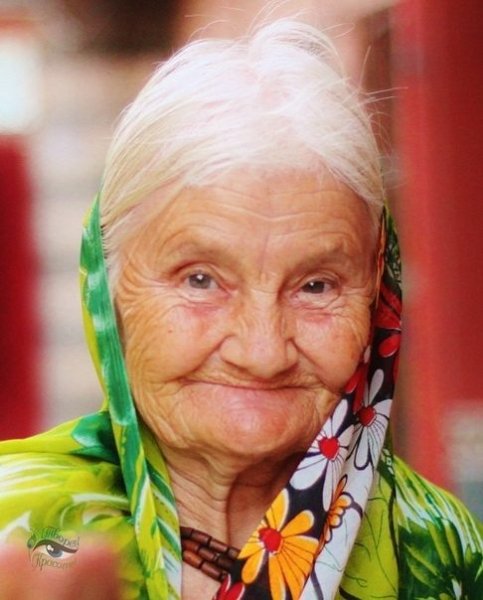 Лицо бабушки
