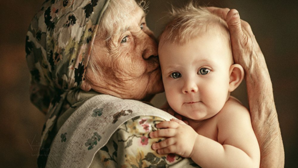 Картинки бабушка и ребенок (49 фото)