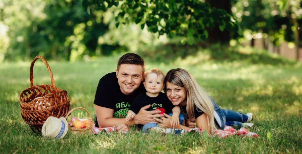 Семейная фотосессия на природе