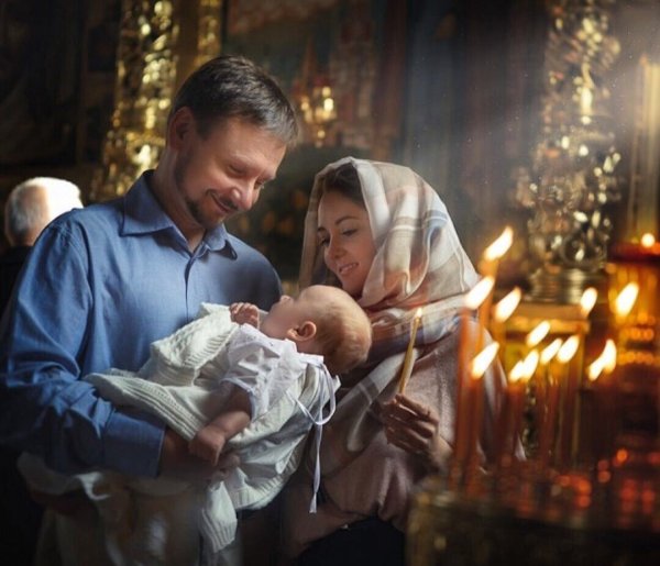 Счастливая православная семья