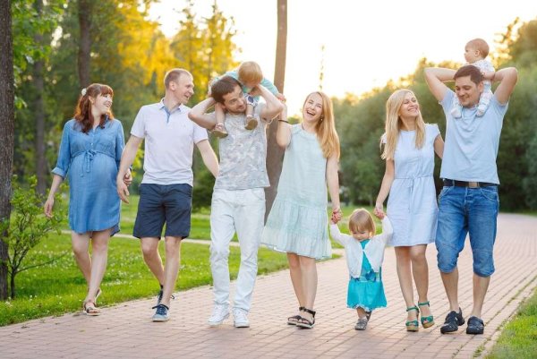 Семейная прогулка в парке