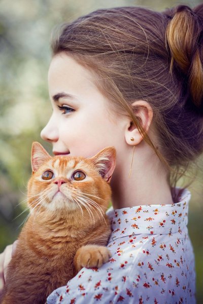 Девушка кошка