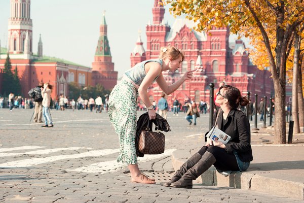 Люди на улицах Москвы