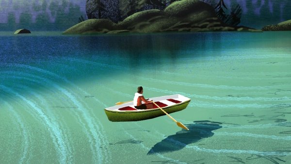 Лодка на прозрачной воде