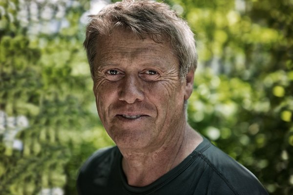 Лицо взрослого мужчины