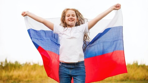 Человек с флагом