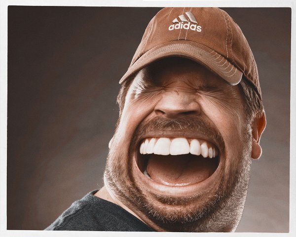 Сильный смех