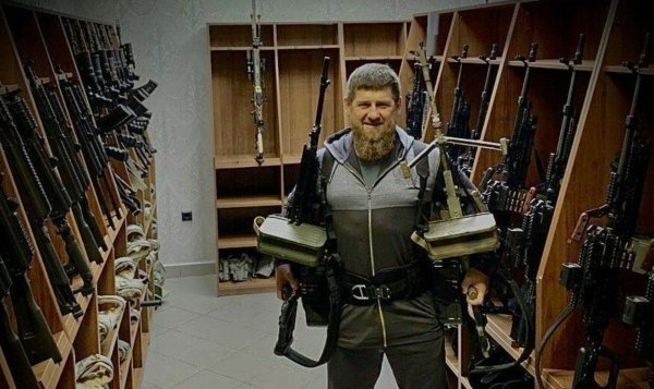 Рамзан Кадыров с пулеметом