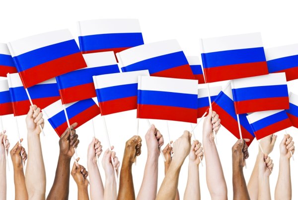 Флаг России в руках
