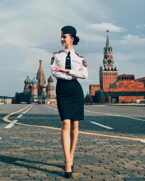 Фотосессия в форме полицейского
