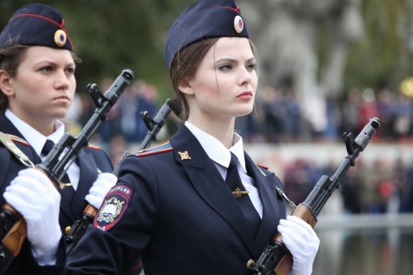Девушки курсанты МВД