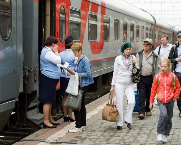 Пассажиры на вокзале