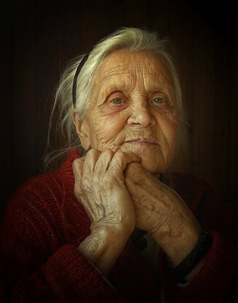 Лицо бабушки
