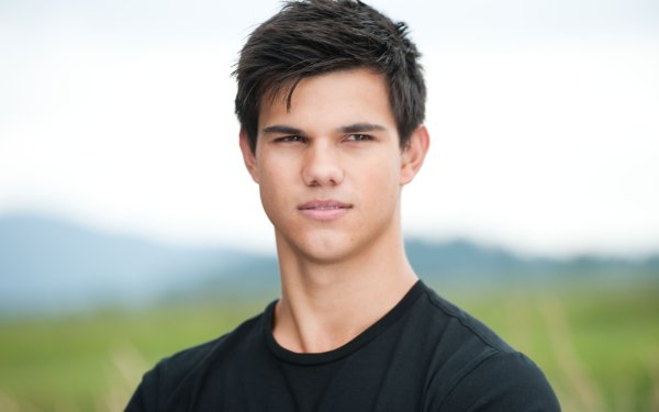Актер Тейлор Лотнер