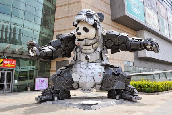 Статуя панды в Китае