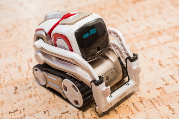 Робот Anki Cozmo