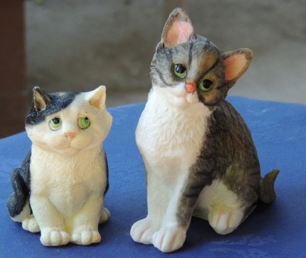 Фигурка кота из гипса