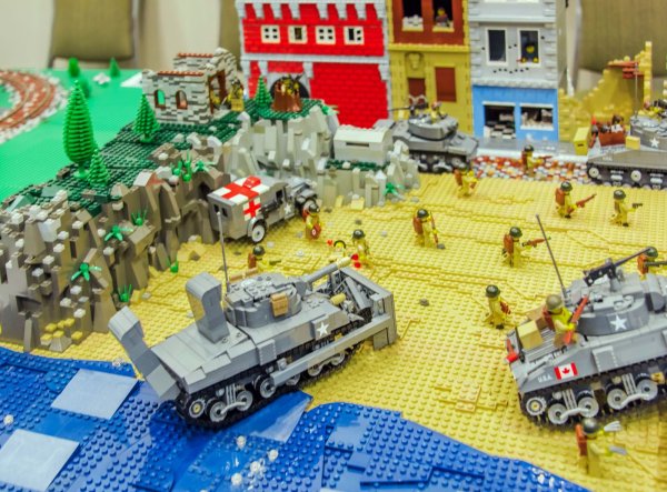 LEGO Военная база