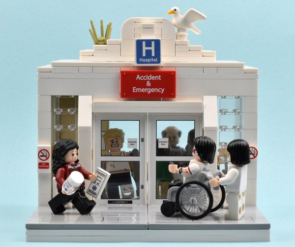 Лего Custom Hospital moc