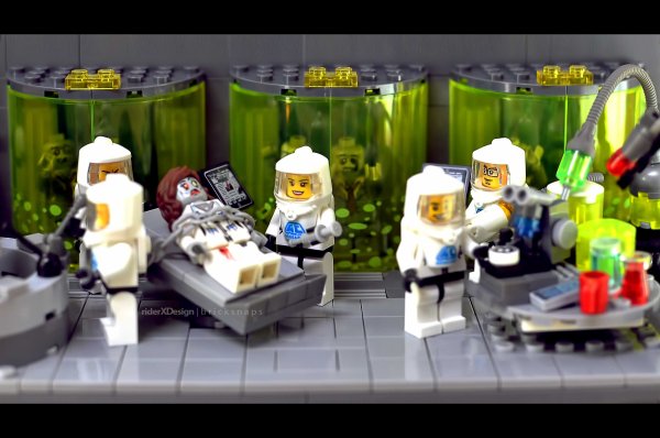 LEGO зомби лаборатория