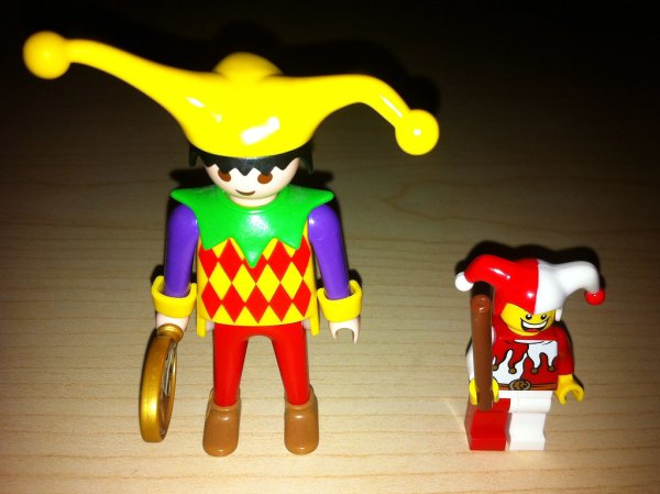 LEGO vs Playmobil