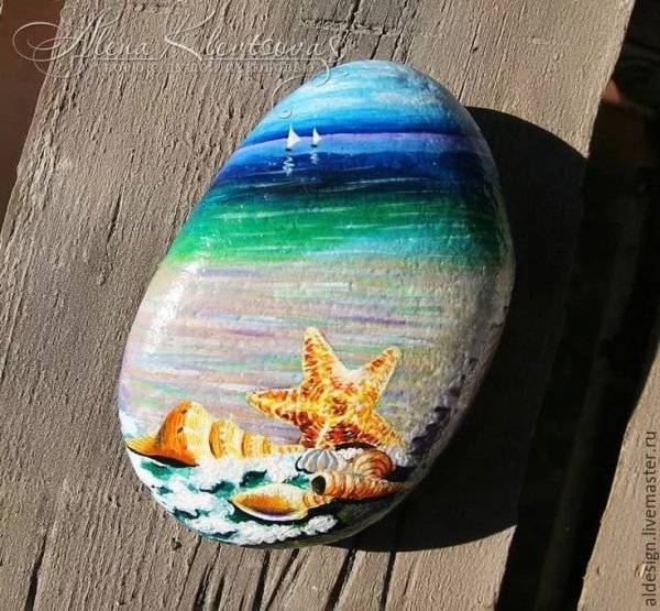 Рисование на морских камнях